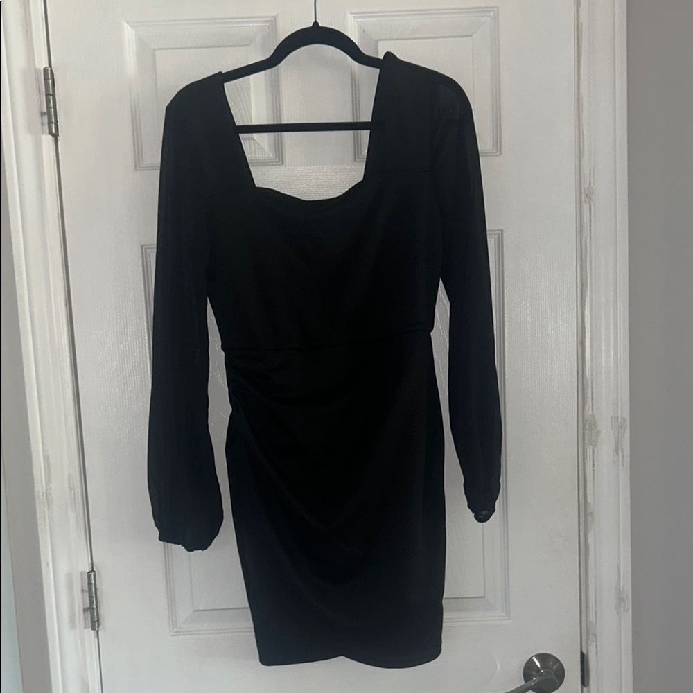 le château Black Dress
